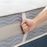 ZINUS Hybrid Spring Mattress - 152.4cm W x 203.2cm L x 30.5cm H